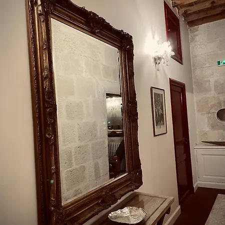 アパート Des Arches エーグ・モルト